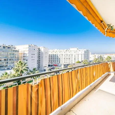 Apartment Charming 1 Bedroom On The Floor