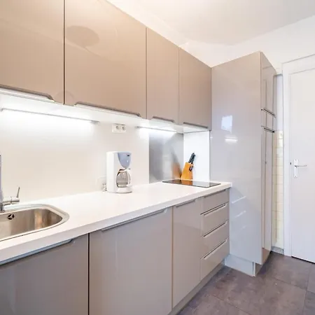 Charming 1 Bedroom On The Floor Apartment Cannes
