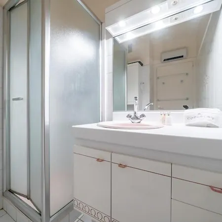 Apartment Charming 1 Bedroom On The Floor Cannes