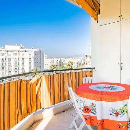 Charming 1 Bedroom On The Floor